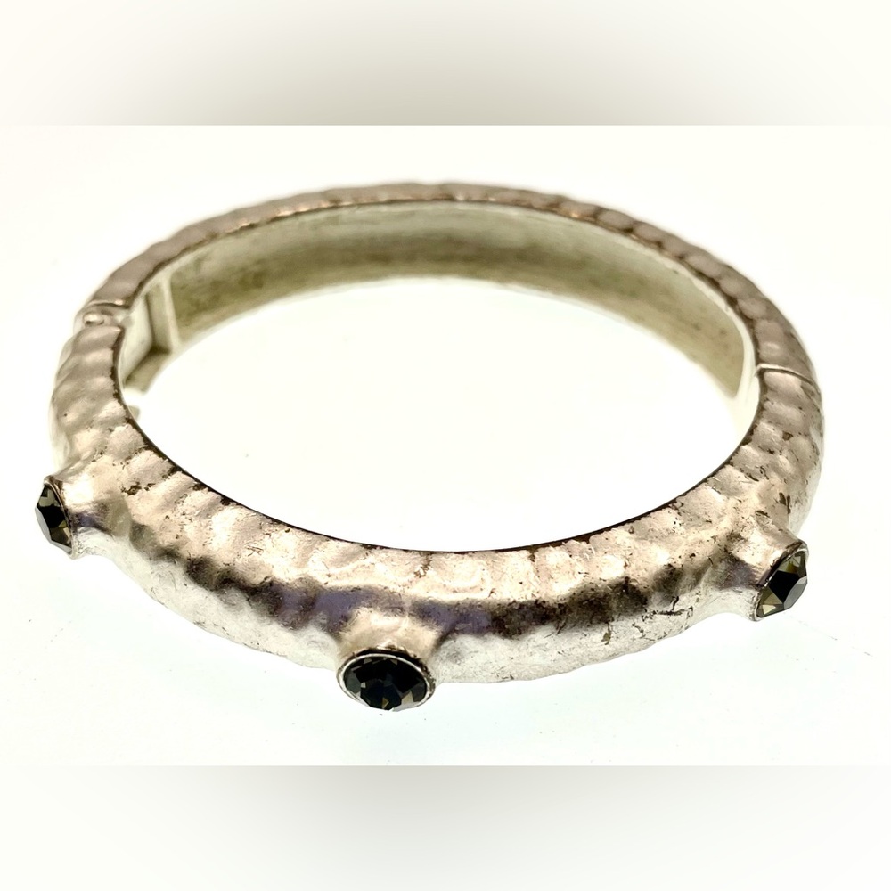 VTG Matte Silver Tone Hammered Design Hinged Bracelet Faceted Amethyst Crystals - Picture 1 of 9